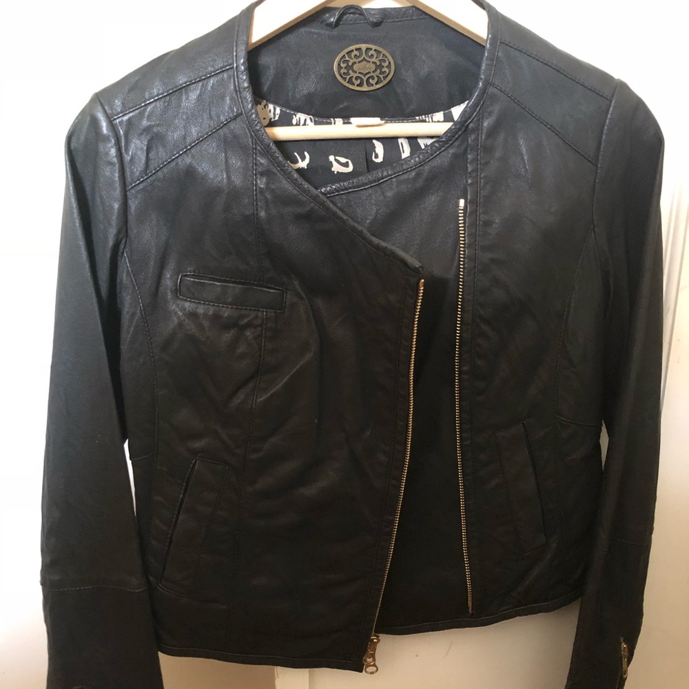Idra black leather jacket